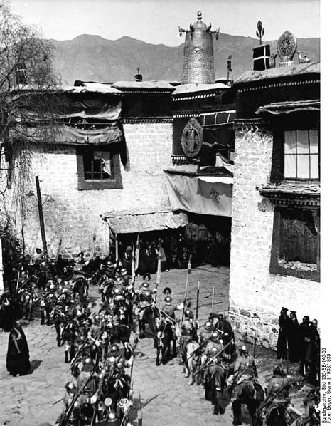 1903��Ӣ����������ʱ���ĵ���Ƭ